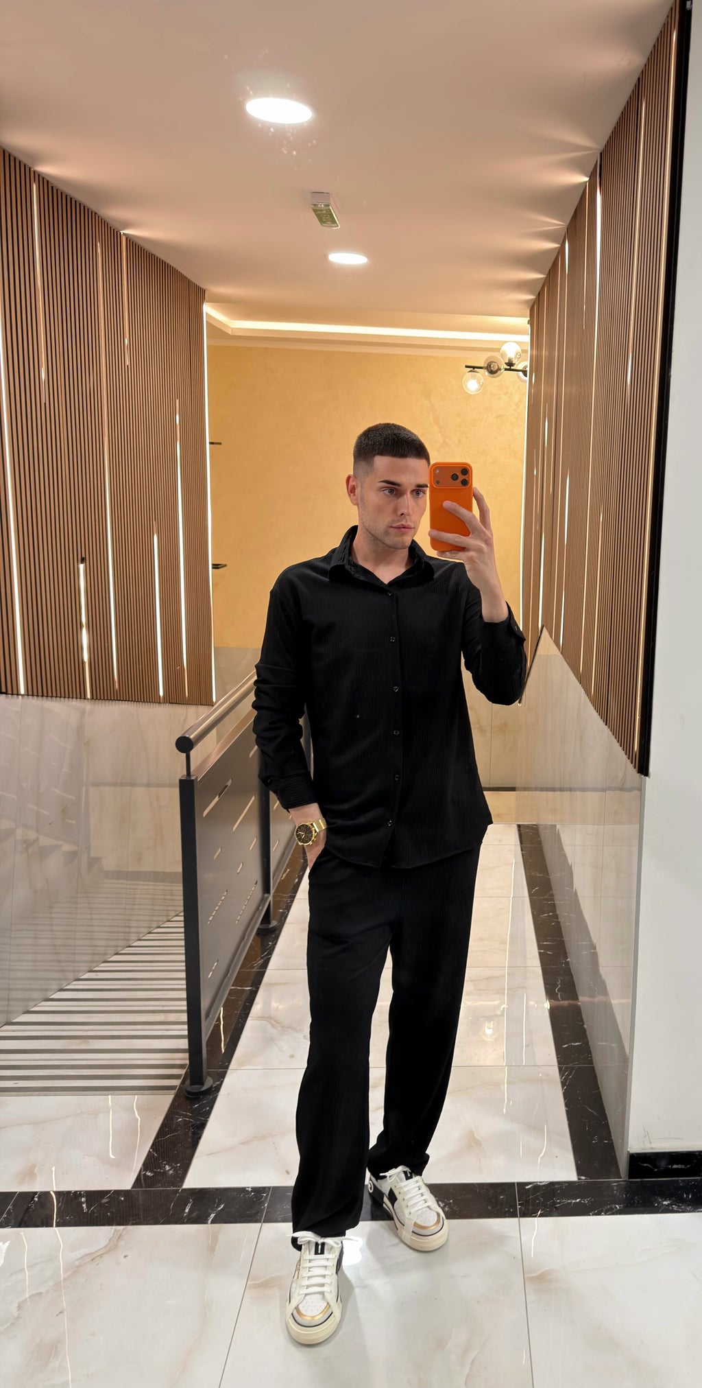 Crni komplet